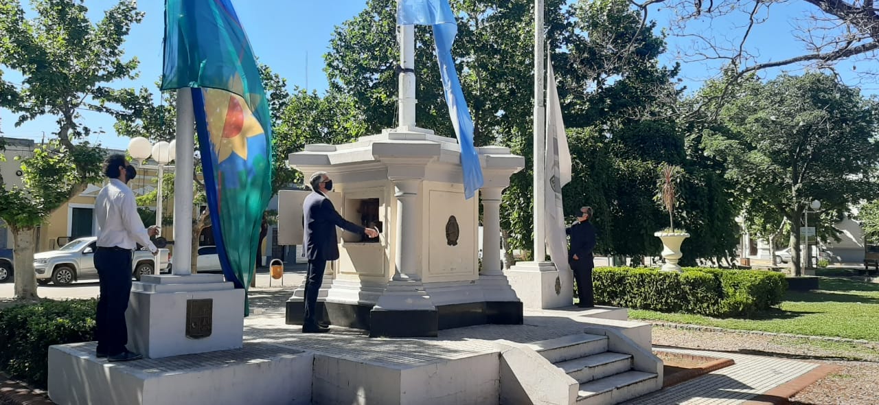 Acotada ceremonia oficial por San Andres
