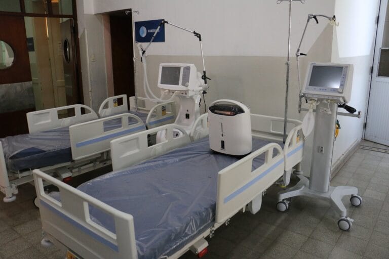 muevo-equipamiento-hospital