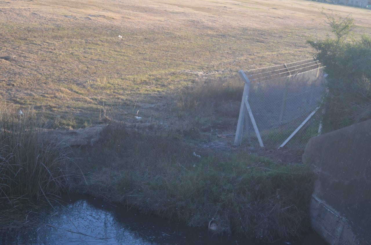Villa Ruiz / Los vecinos quieren que no les roben el arroyo