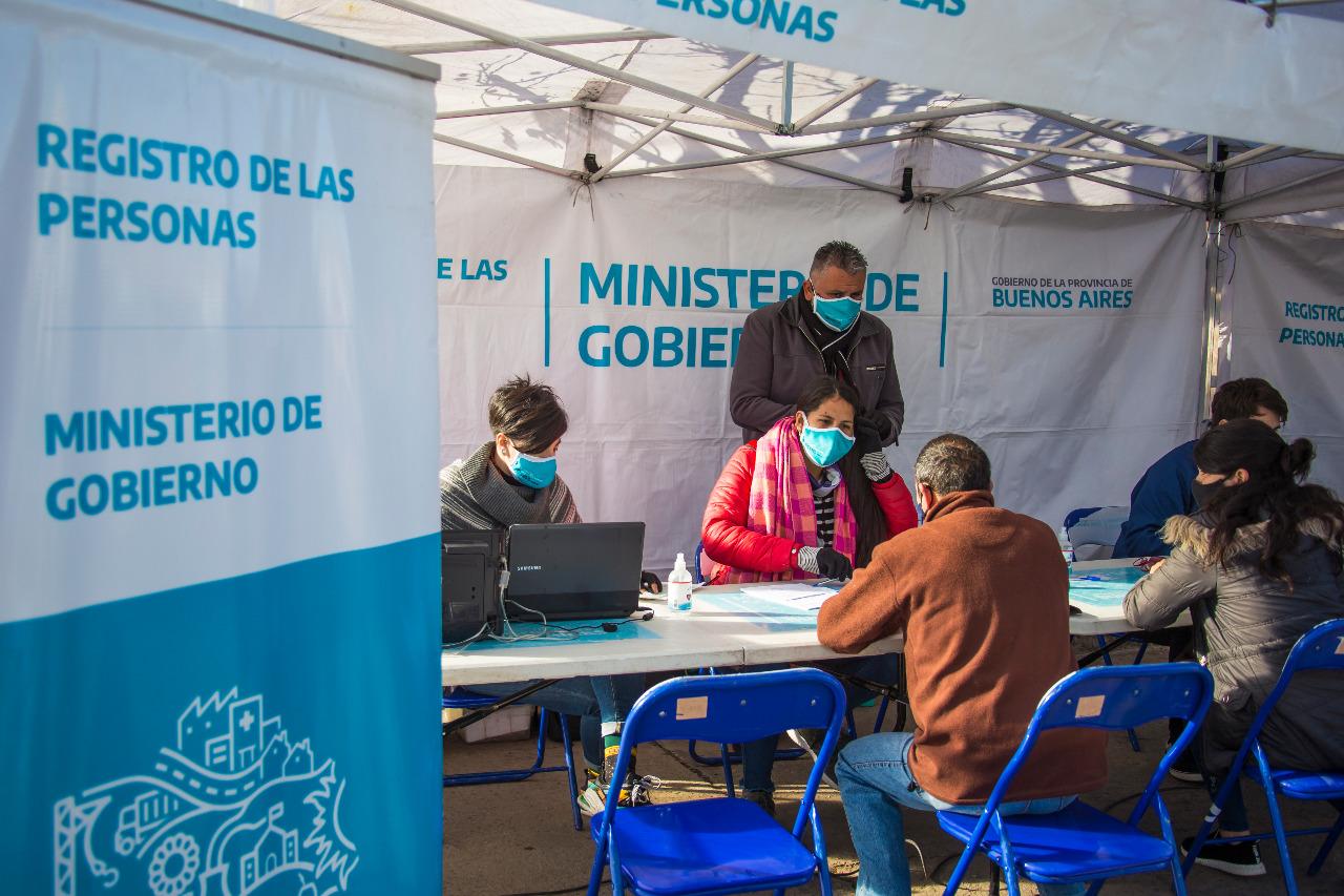 Mas de 1000 tramites de documentación en tres dias