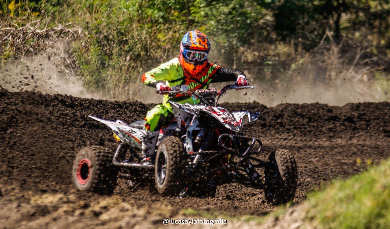 Deportes / Grave accidente de un corredor de cuatriciclos gilense