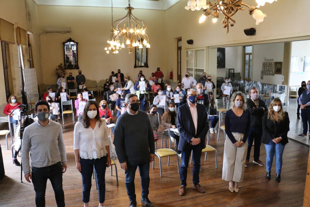 La provincia y el municipio entregaron escrituras