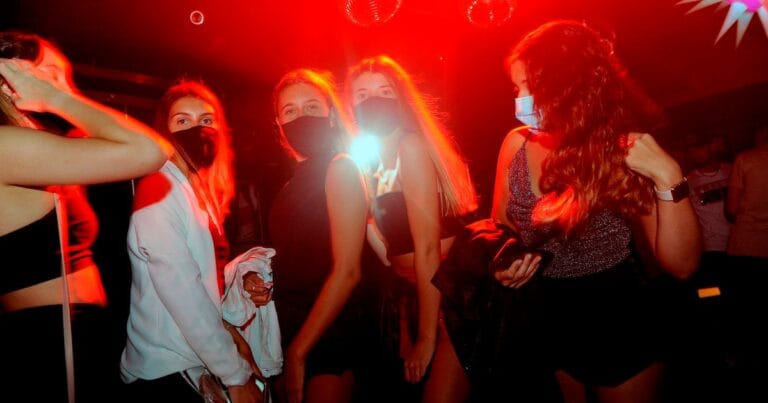 los-boliches-bailables-de-la___GRW-xt874_1200x630__1