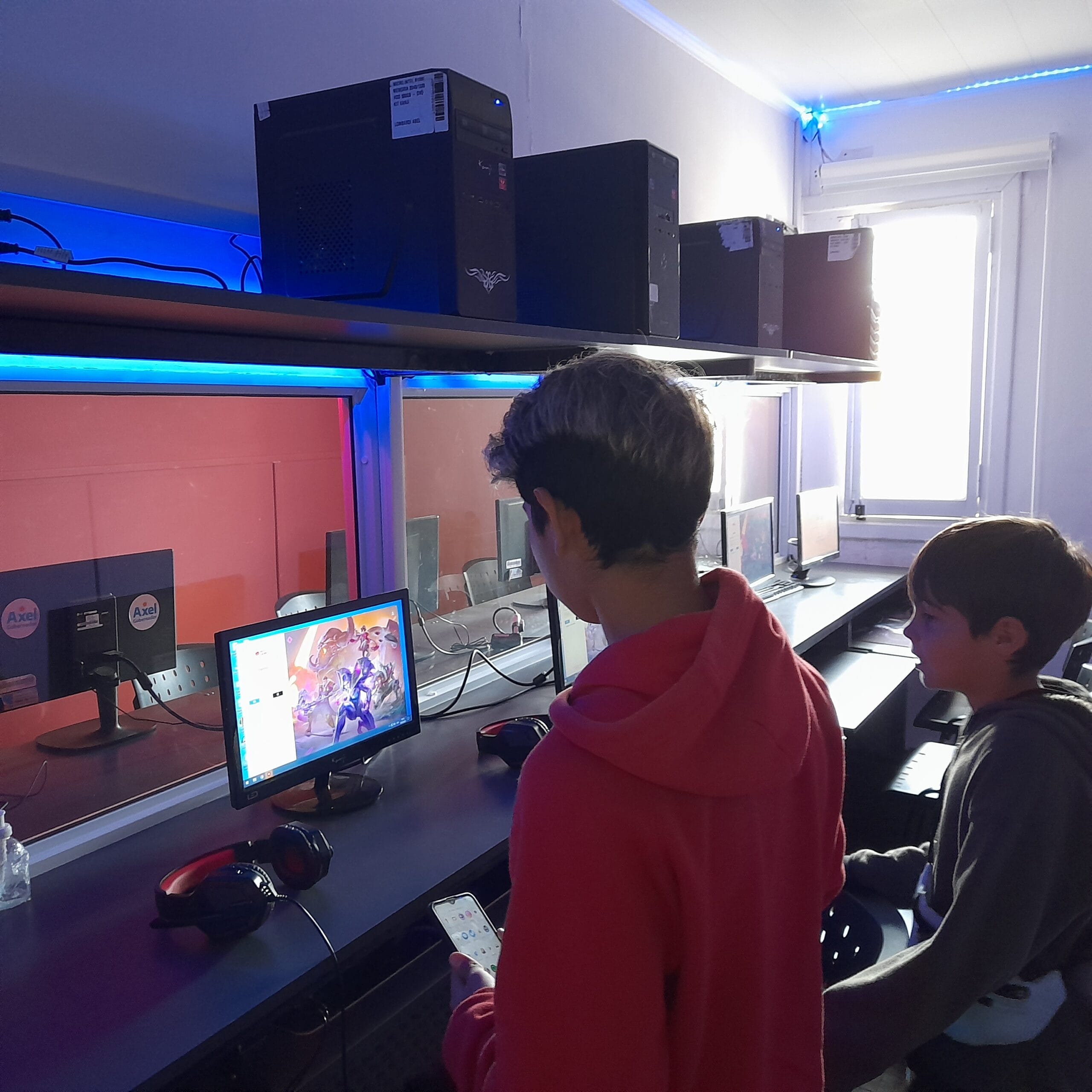 La Cámpora / Juegos en red y un espacio para que los jóvenes creen nexos