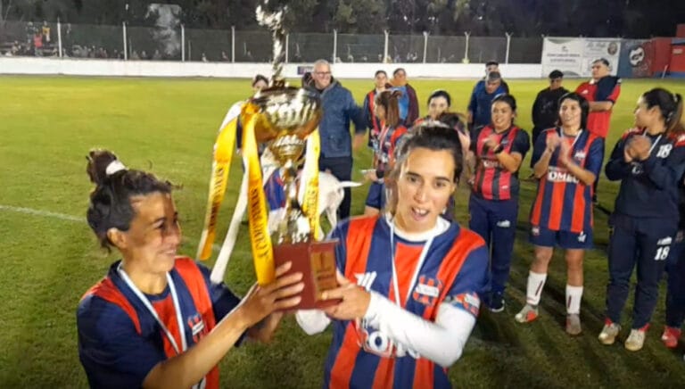 EL-FRONTON-CHICAS-CAMPEON-1