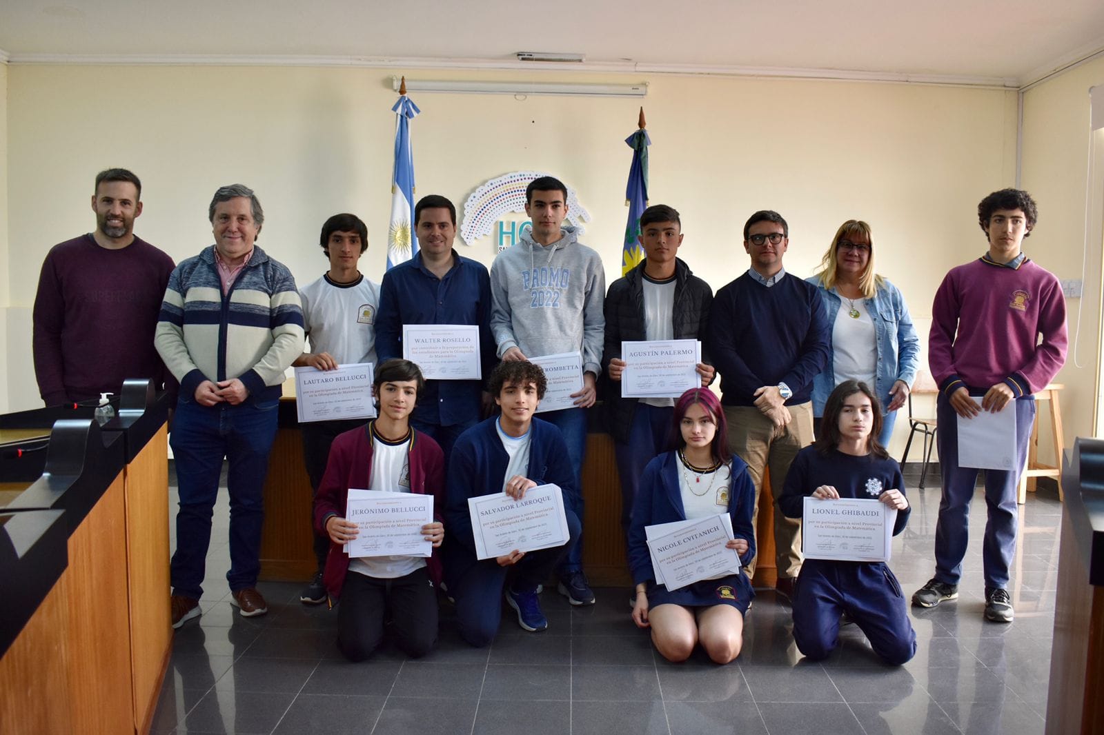 Reconocen a alumnos que participaron de las olimpiadas de matemáticas