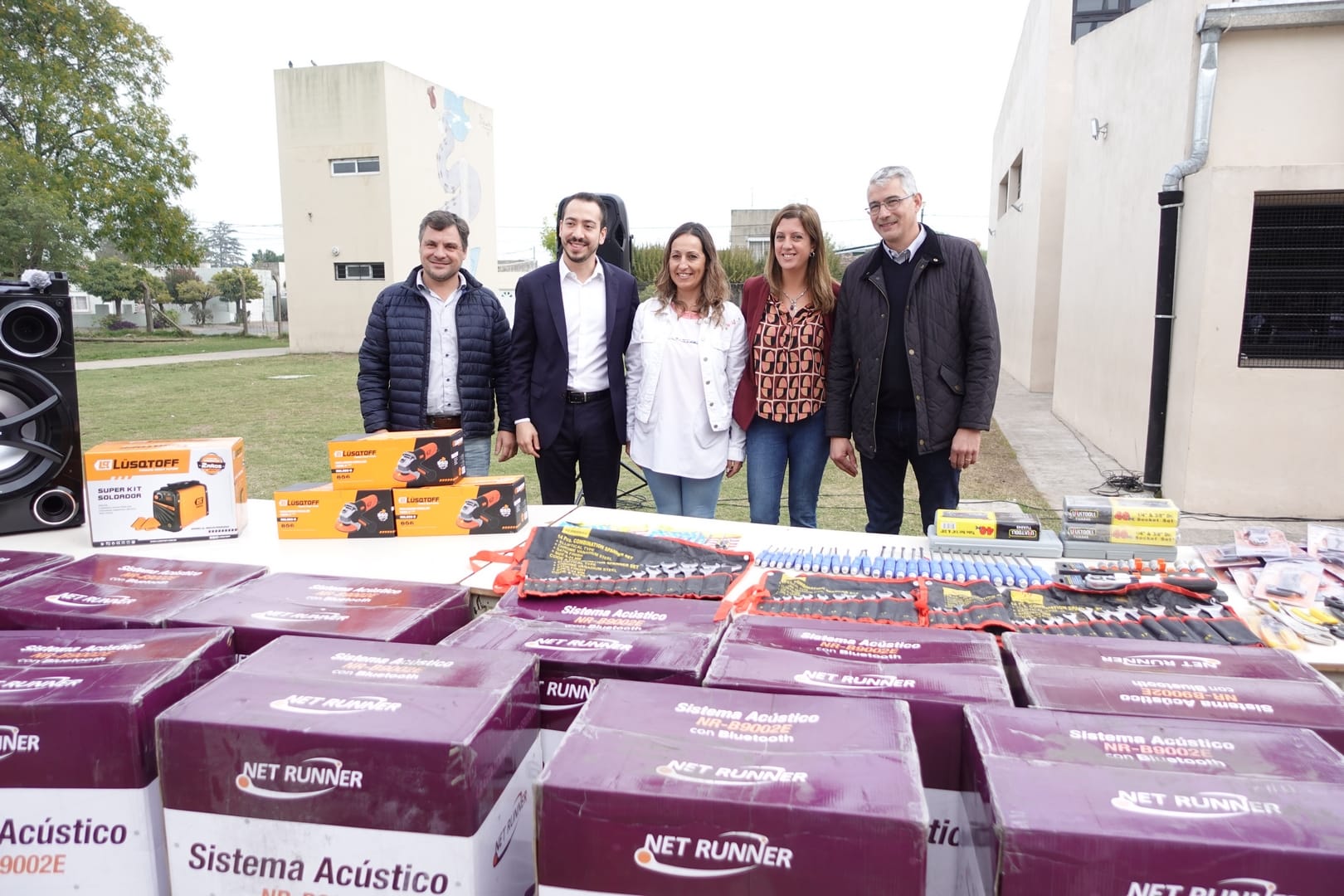 Entregaron equipos de audios y herramientas para escuelas