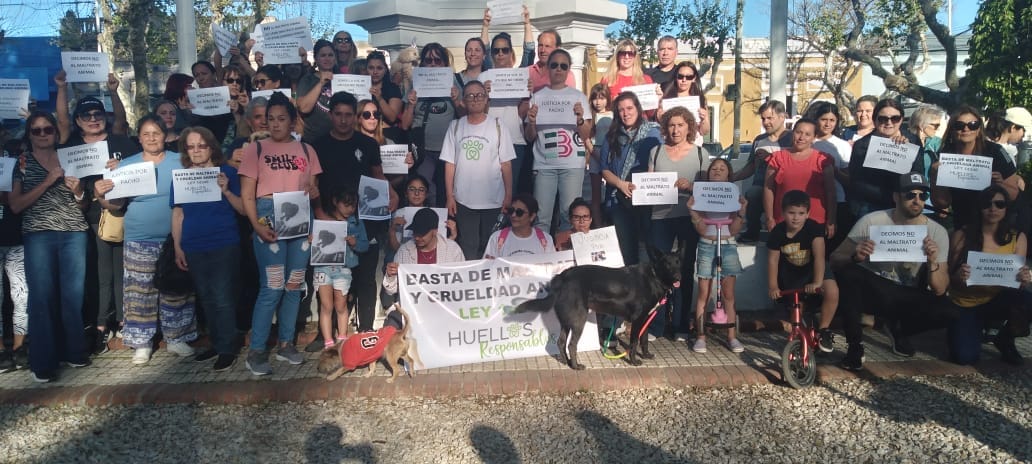 Los vecinos se convocaron para pedir se cuide a los animales