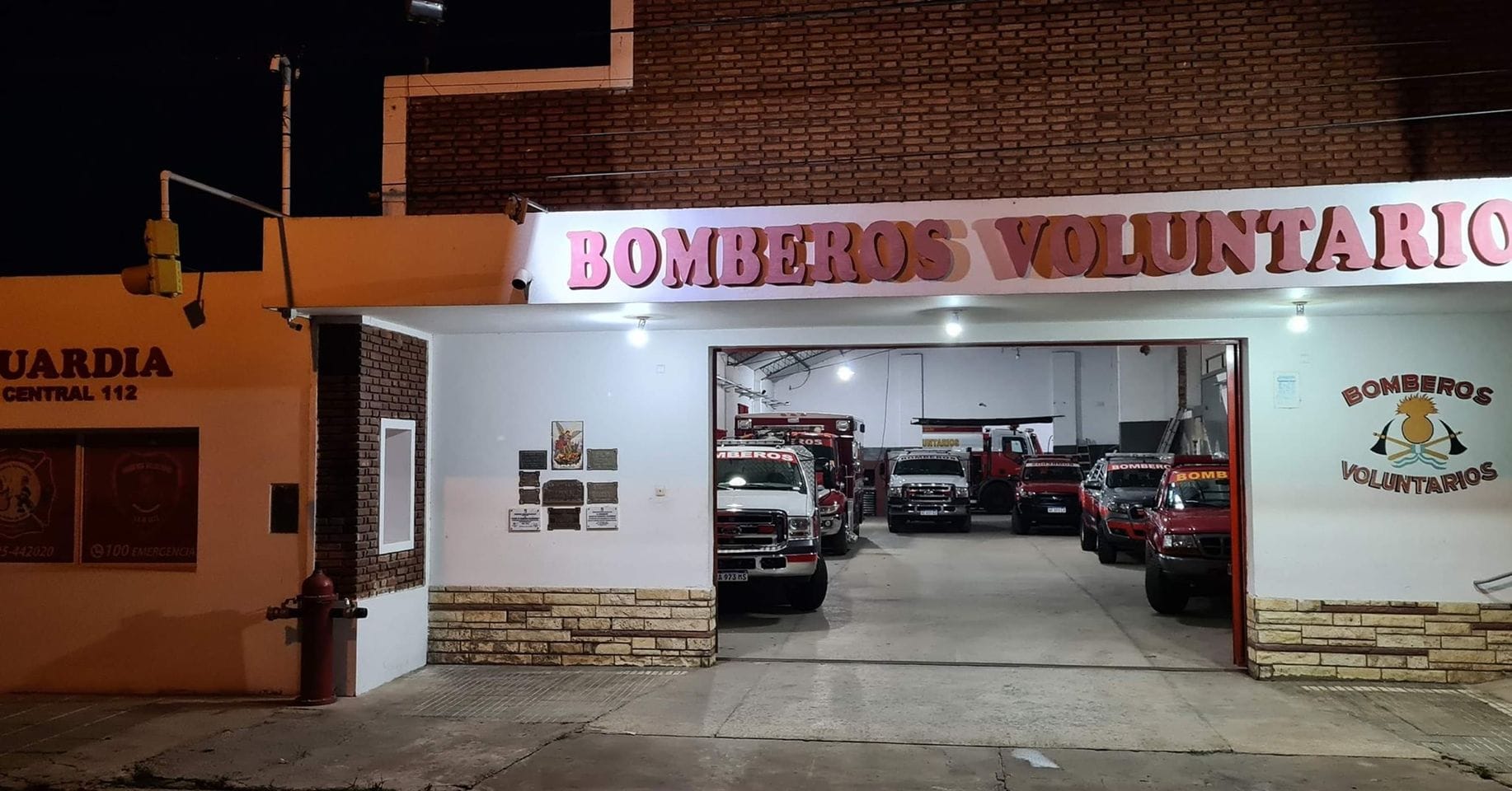 Vuelca un móvil de bomberos que iba atender un siniestro vial