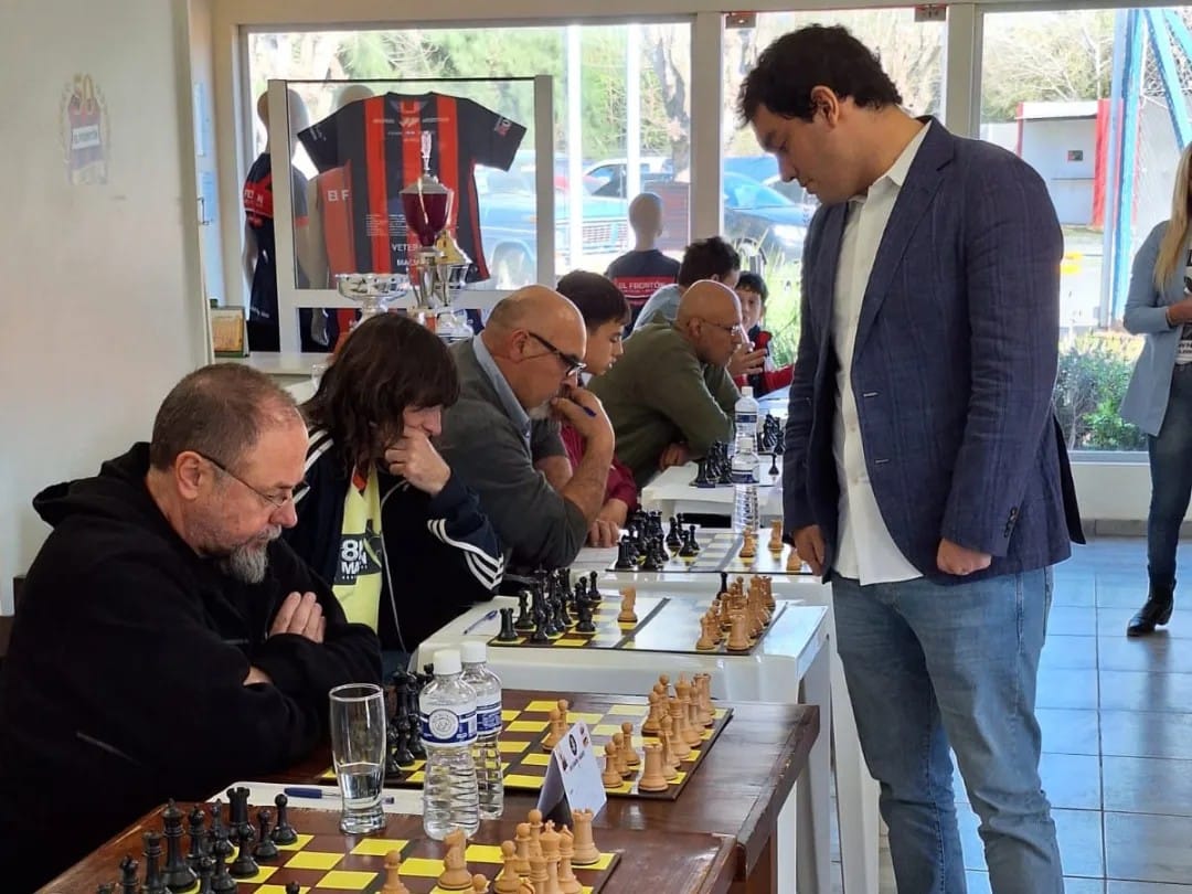 El Maestro Sandro Mareco dio una masterclas en El Frontón