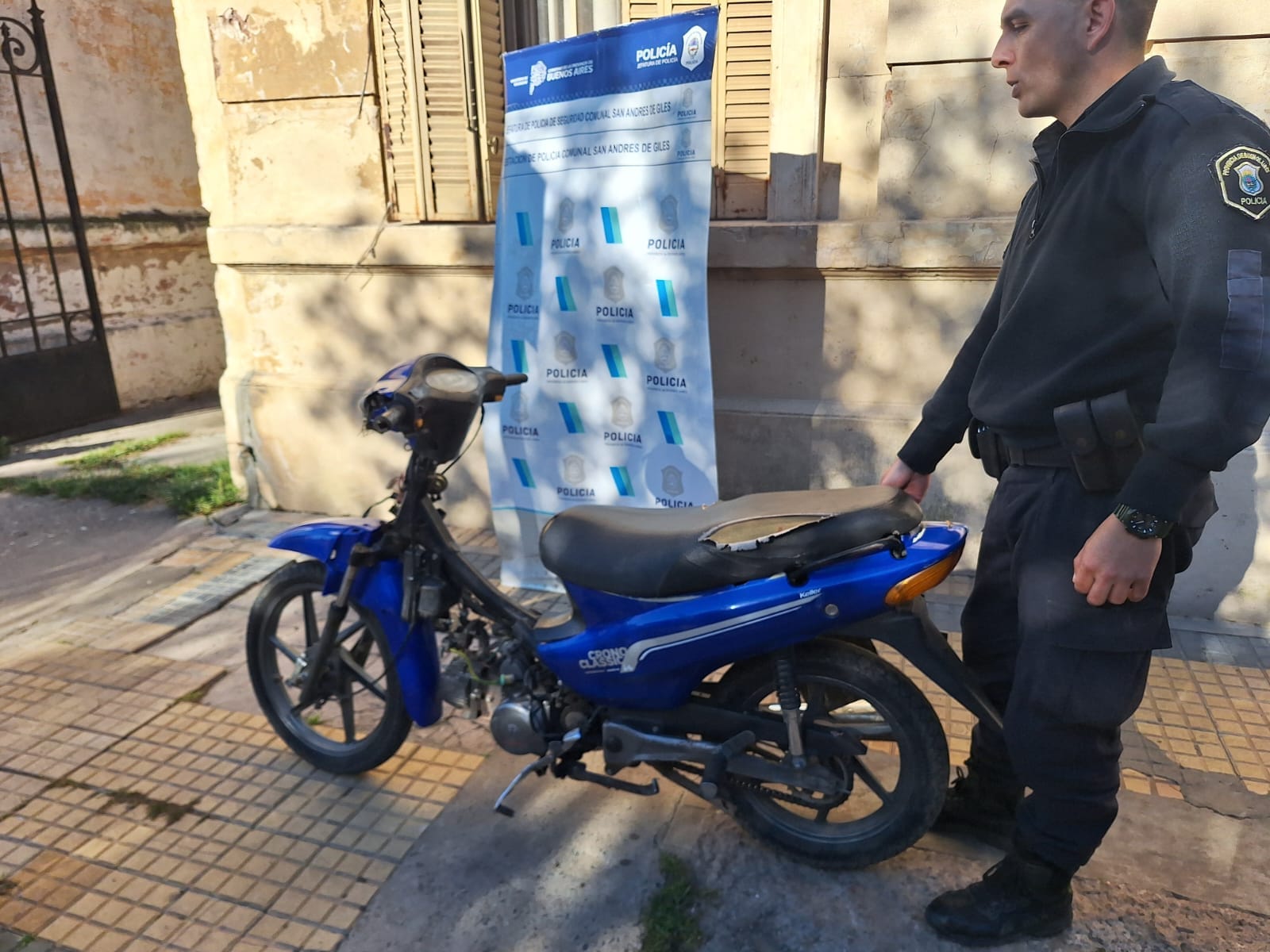 Policiales / Detienen a tres ladrones de motos que vinieron de Areco a robar