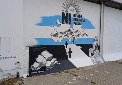 El IPS inauguró un mural sobre Malvinas
