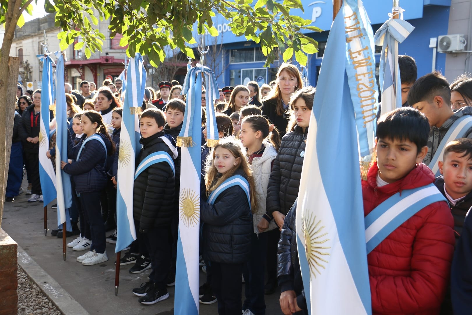 461 alumnos prometieron fidelidad a la Bandera Nacional
