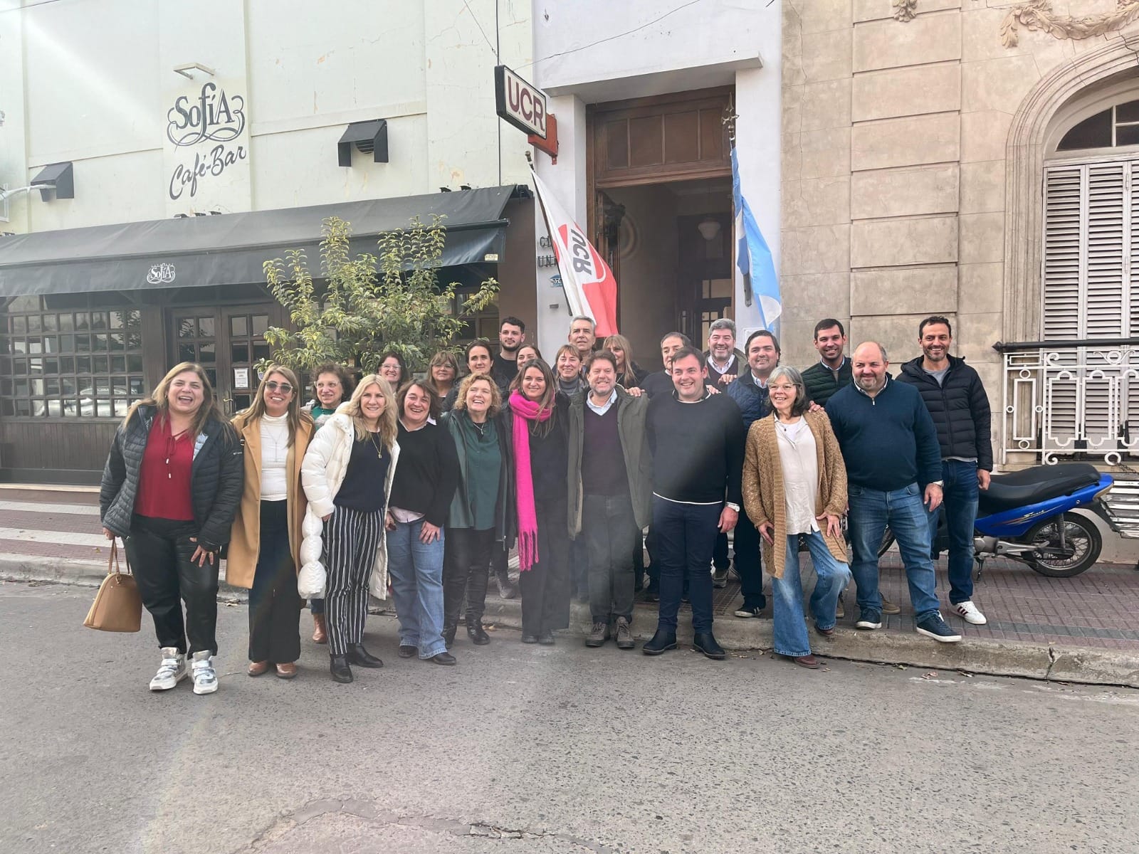 Legisladores en Camino de la UCR visitaron la Segunda sección
