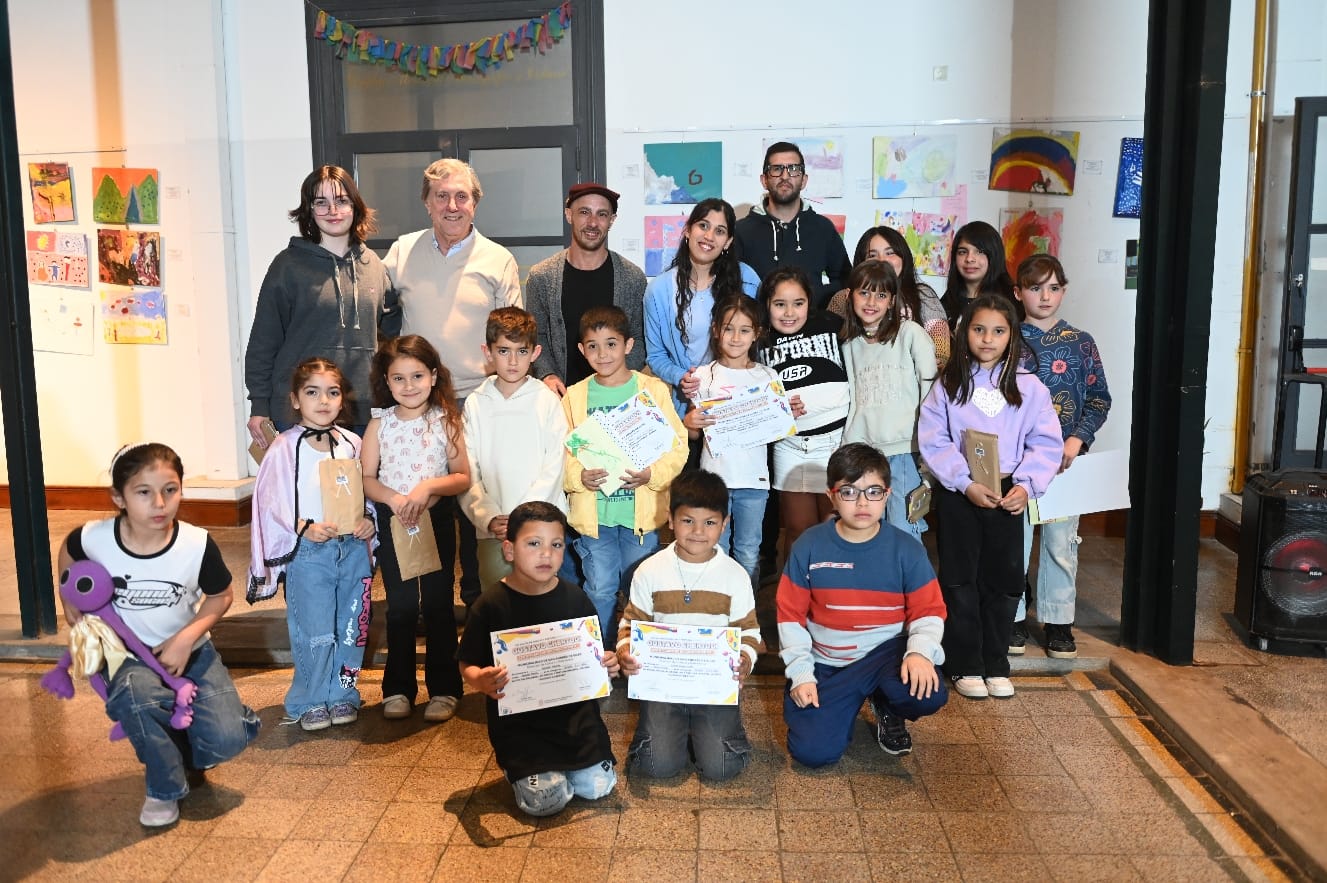 Emoción y alegría en la premiación del Salón Gustavo Chertudi