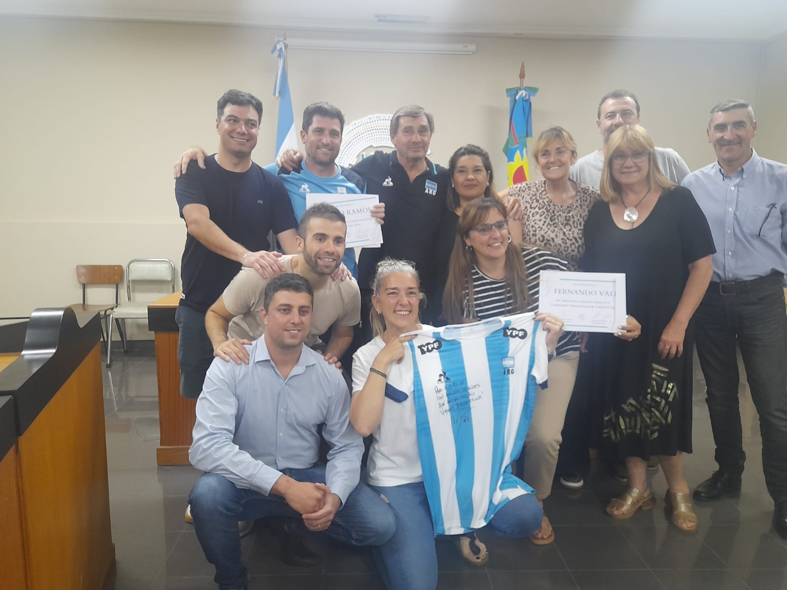 El HCD reconoció a dos vecinos que se destacaron en el Vóley nacional