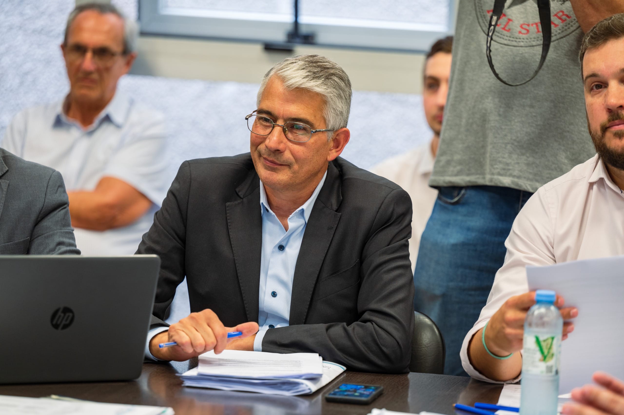 El Diputado Carlos Puglelli trabaja en el Proyecto de Presupuesto y la Ley Impositiva 2025 de la Provincia de Buenos Aires