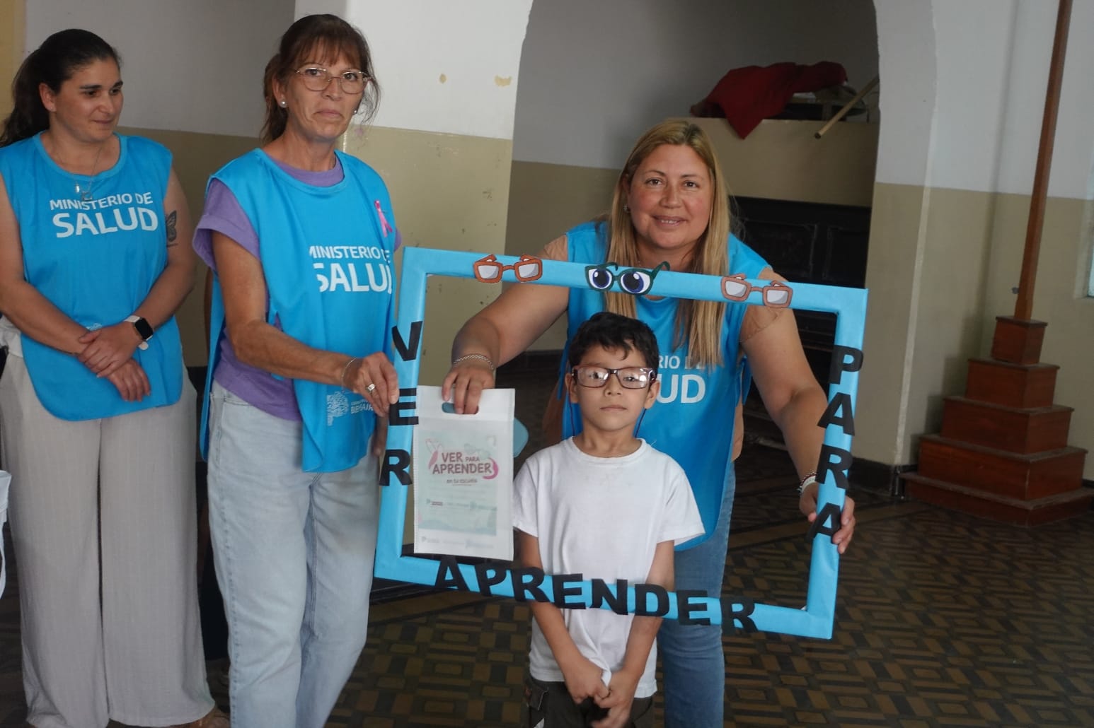 “Ver para Aprender” en la Escuela: entrega de anteojos