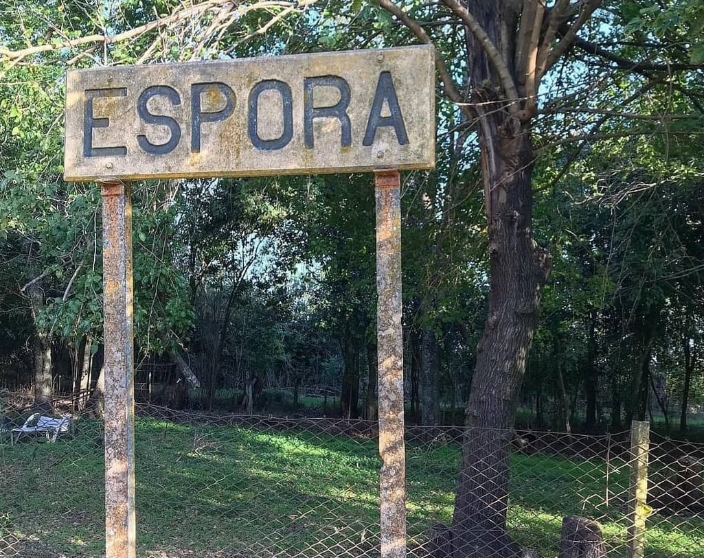 Vecinos de Espora y Franklin se organizan para arreglar caminos rurales