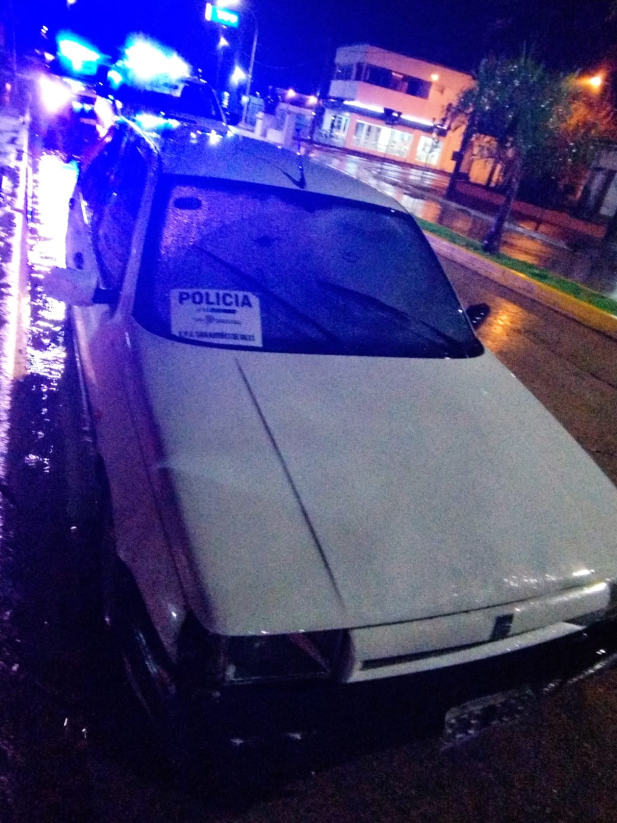 Vinieron a robar durante la tormenta pero los detuvieron