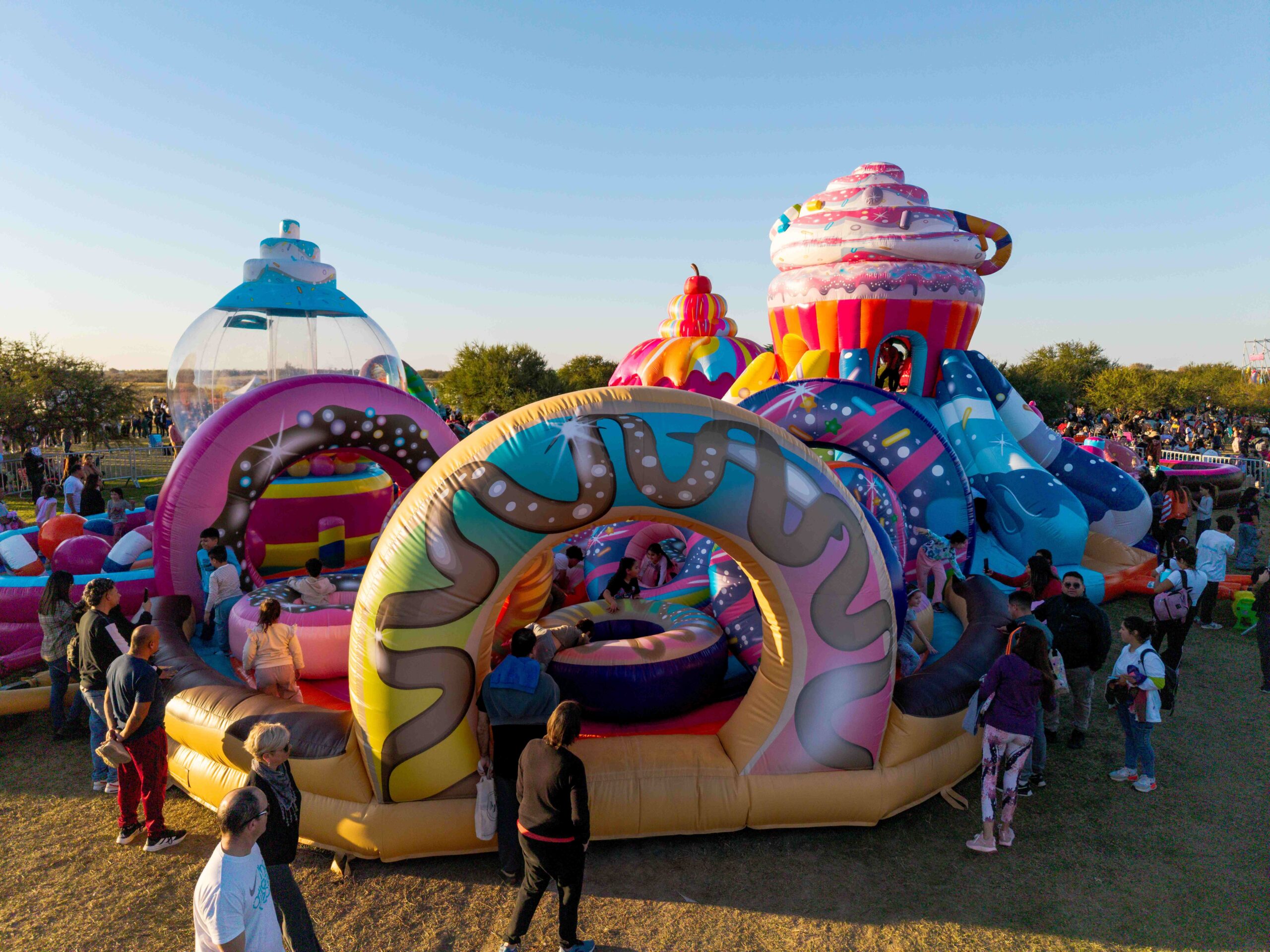 Cómo es el parque inflable más grande de la Argentina y dónde queda