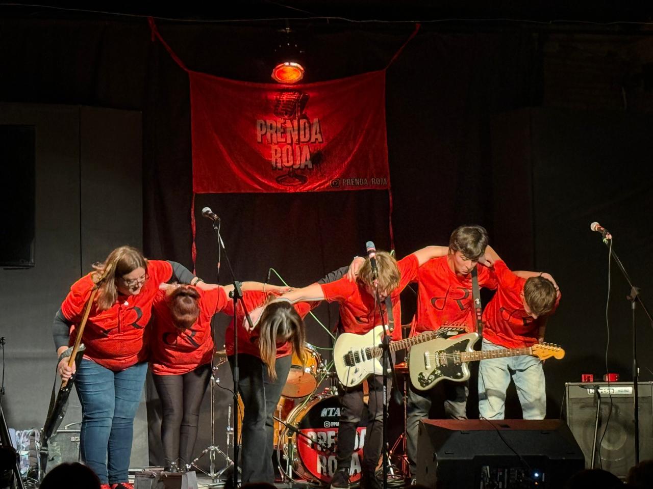 “Prenda Roja” lleno el teatro “La Mariana” de Lujan