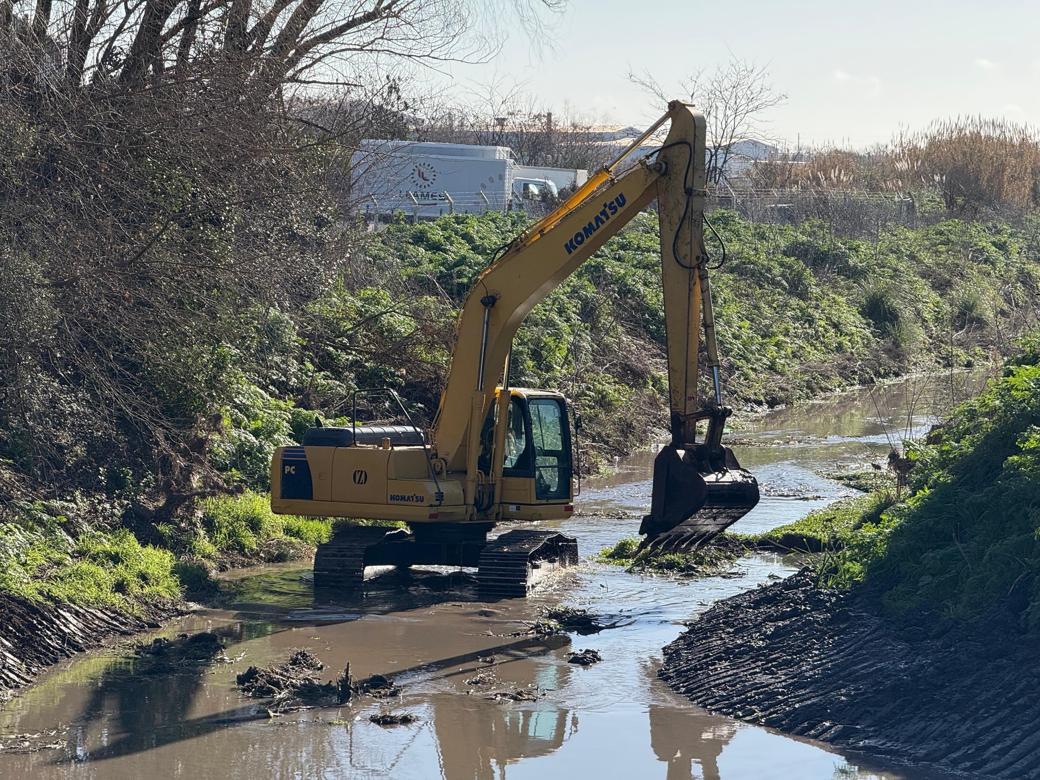 La municipalidad interviene en el arroyo de giles