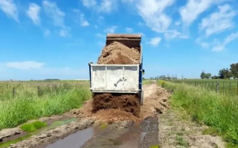 Crece en la provincia la posibilidad de que los productores rurales arreglen los caminos rurales
