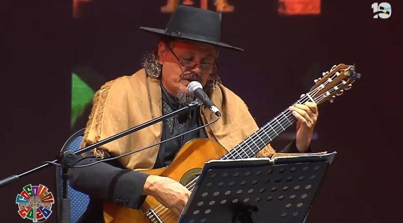 Adrián Maggi dejo su impronta sobre el escenario del festival de Cosquín