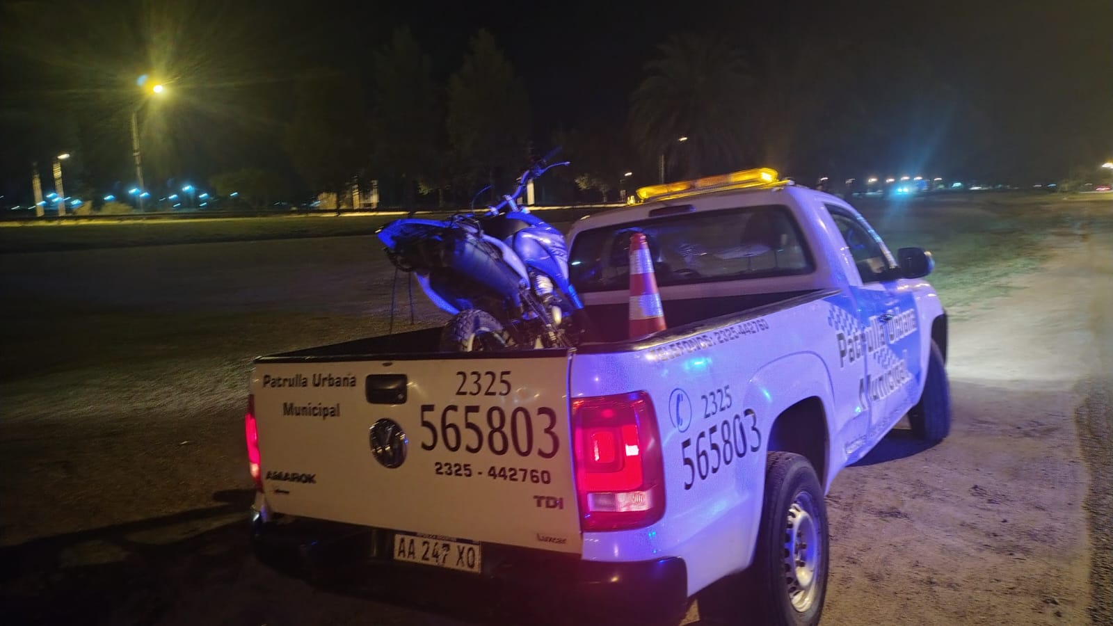 La policía realizo un operativo de control de motos en la colectora