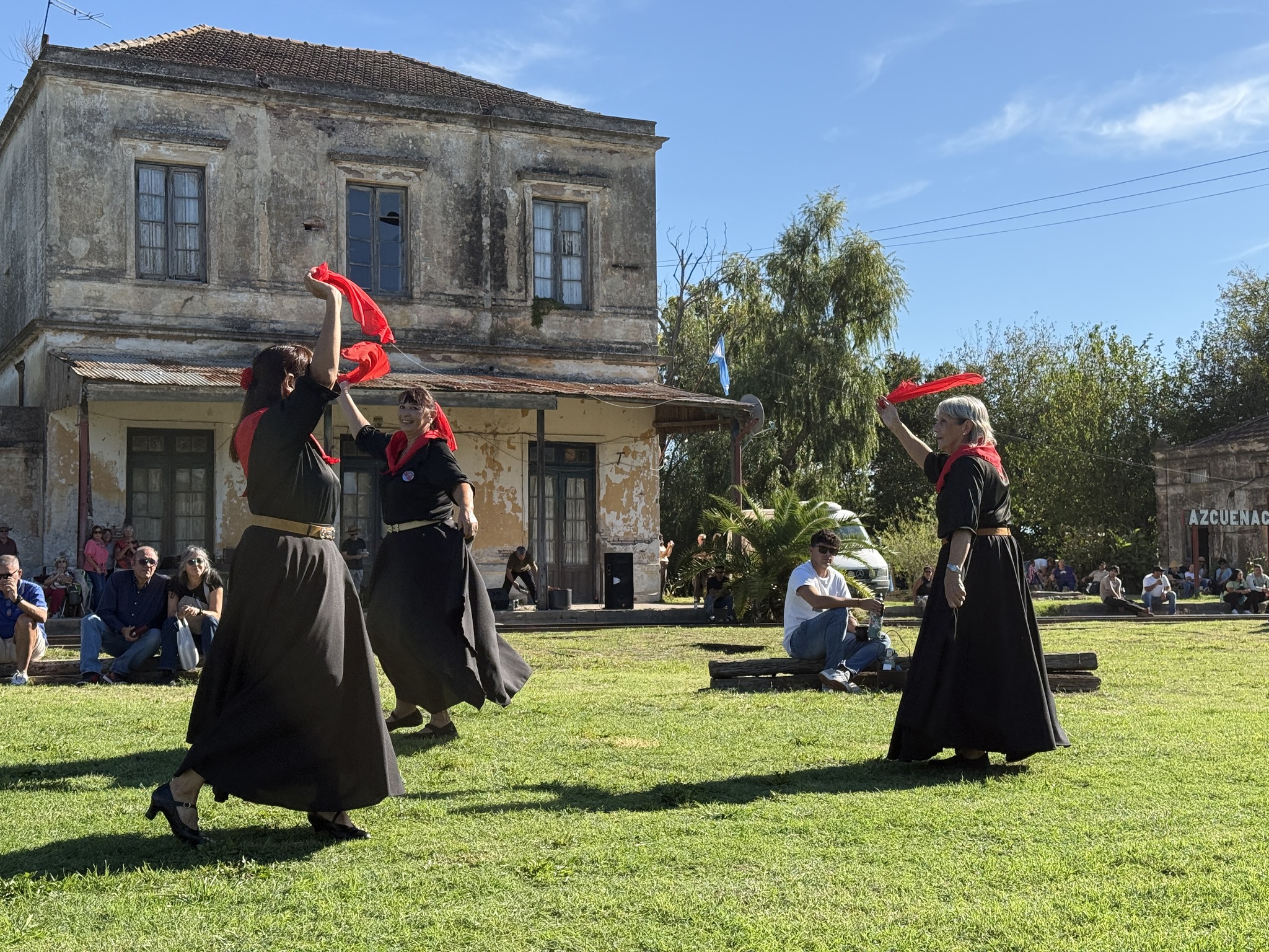 Con una gran fiesta Azcuenaga cumplio 146 años