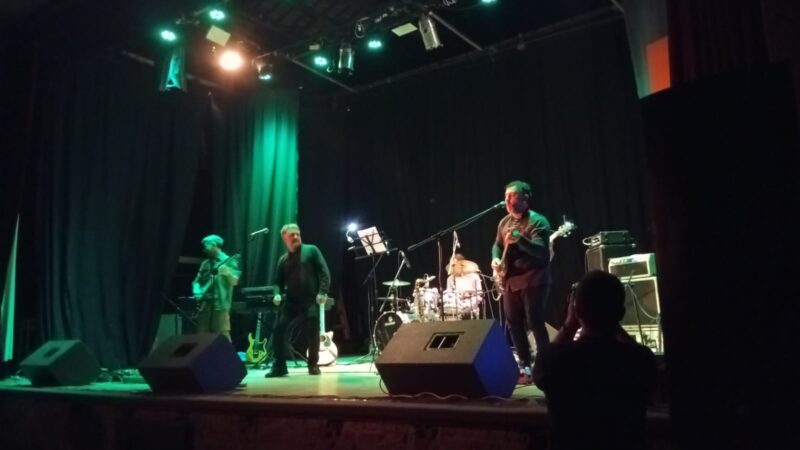 Noche ricotera: emotivo homenaje al Indio Solari a sala llena en el Centro Municipal de Cultura