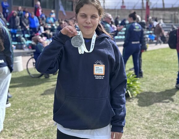 Valentina Mansilla conquista la medalla de plata en una destacada jornada para San Andrés de Giles