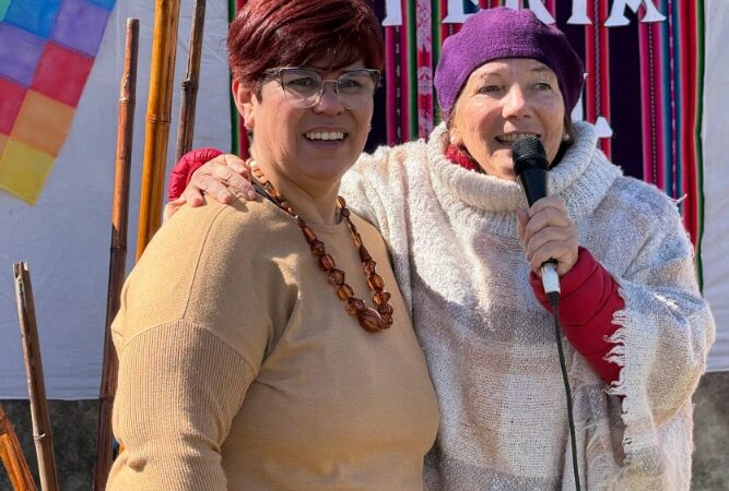 Orgullo local: Julieta Alani fue galardonada con el premio «Lía Encalada» por su labor educativa y comunitaria
